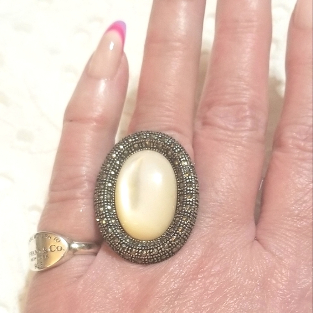 Pretty Art Deco Mother of Pearl Marcasite Sterling Silver Ring
